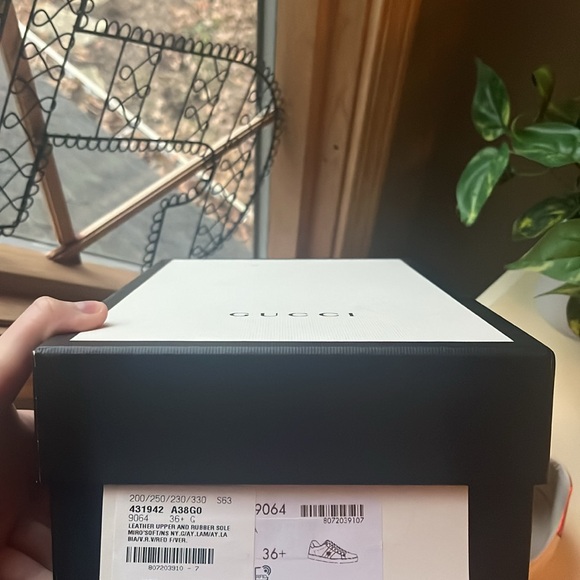 Gucci White Leather Women’s Sneakers - Picture 6 of 6